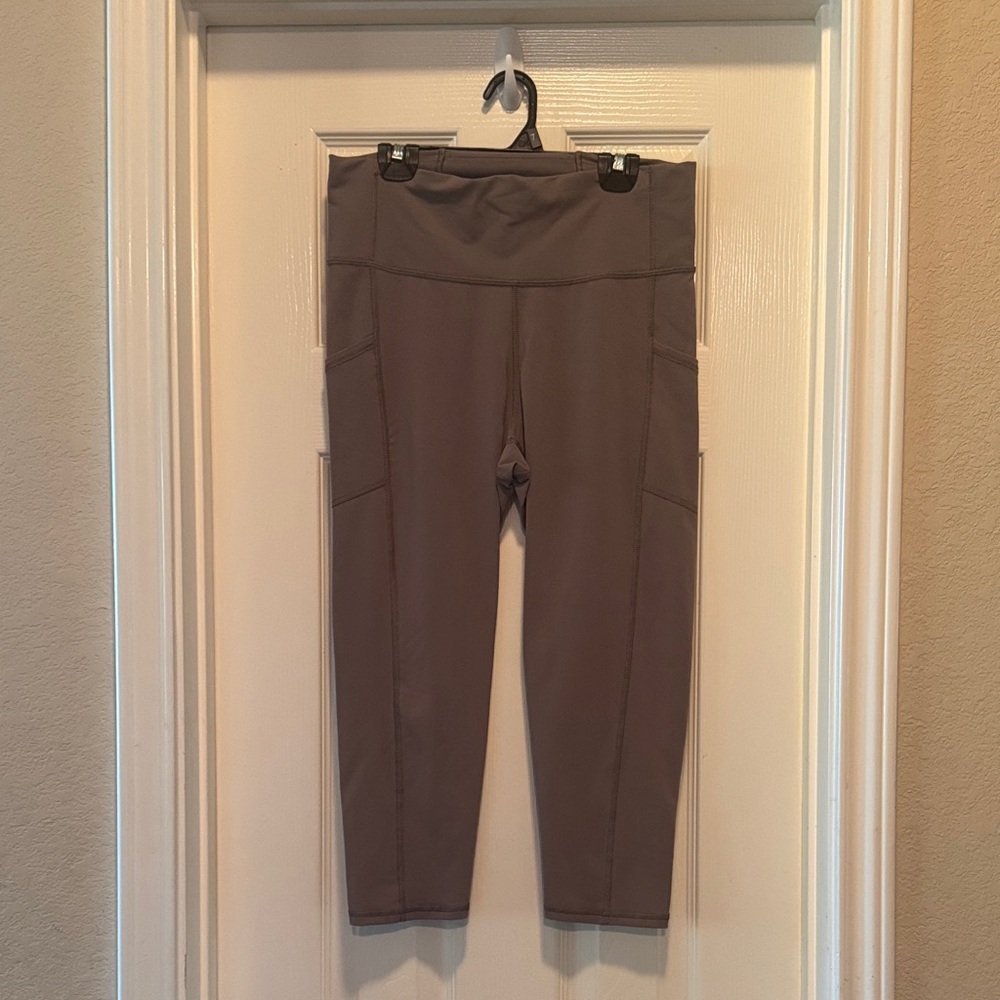 Savvi Avenue Women's Taupe Riverstone Leggings